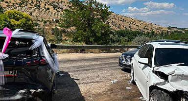 Malatya'da düğün konvoyunda zincirleme kaza; 4 yaralı