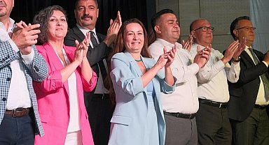Manisa Büyükşehir Belediye Başkanı Dutlulu ile 14 ilçe belediye başkanı, Yeni Parti'ye katıldı