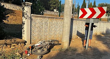 Manisa'da aydınlatma direğine çarpan motosikletin sürücüsü öldü