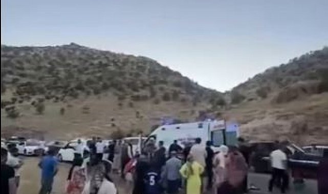 Mardin'de hafif ticari araç ile otomobil çarpıştı: 1 bebek öldü, 7 yaralı