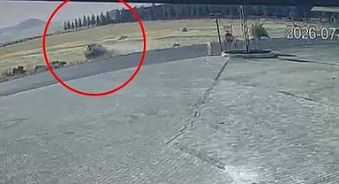 Mardin'de otomobilin takla attığı kaza kamerada