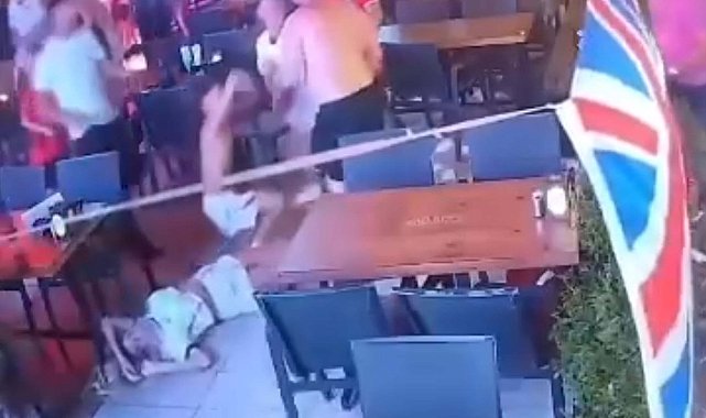 Marmaris'te restoranda İngiliz çiftin kavgası kamerada