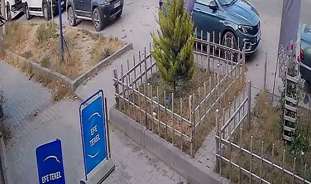 Motosiklet sürücüsünün öldüğü kaza kamerada