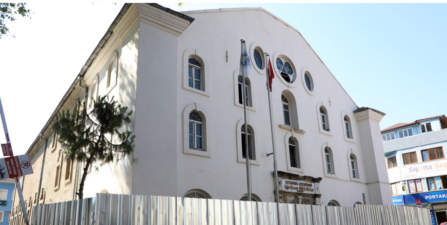 MUDANYA’NIN TARİHİ SAHNESİ PERDEYİ YENİDEN AÇIYOR