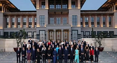 NATO Liderler Zirvesi'nden aile fotoğrafı