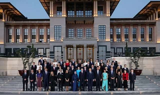 NATO Liderler Zirvesi'nden aile fotoğrafı