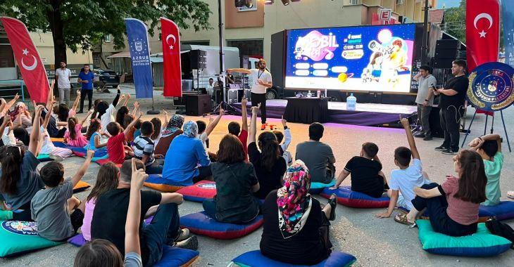 Orhaneli'de MobilFest ile bilim dolu gece