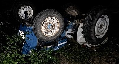 Ormanda devrilen traktörün sürücüsü öldü