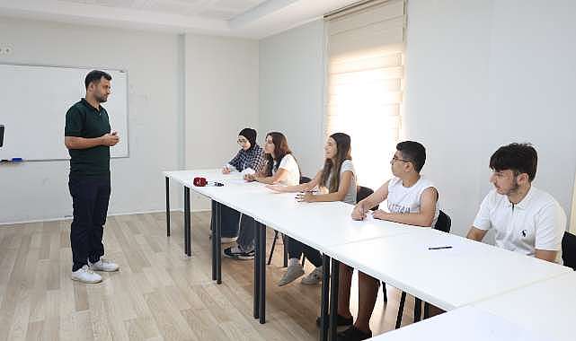 Osmangazi Belediyesi gençlerin yanında