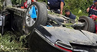 Otomobil fındık bahçesine yuvarlandı; 2 ölü, 3 yaralı