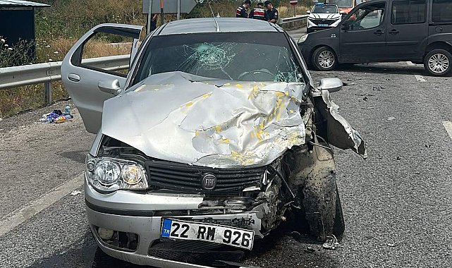 Otomobil ile hafif ticari araç çarpıştı: 6 yaralı