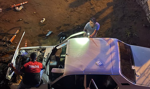 Otomobil köprüden sulama kanalına düştü: 4 yaralı