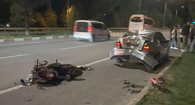 Otomobile çarpan motosikletin sürücüsü ağır yaralandı