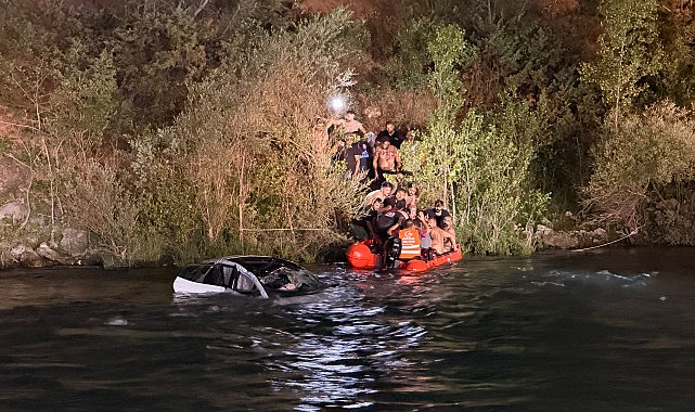 Otomobilin takla atıp Munzur Nehri'ne düştüğü kazada yaralanan kadın kurtarılamadı