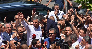 Özgür Özel: En son bir kişi kalsak da biz bu yoldan dönmeyiz