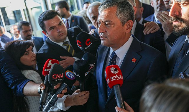 Özgür Özel: Hep birlikte iktidara yürümek üzere illerimize dağılıyoruz