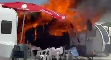 Park halindeki karavan alevlere teslim oldu