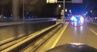 Refüje çarpan otomobilin takla attığı kaza kamerada