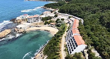 Riva'da talan edilen, bir dönem Milli Takım'ın da kamp yaptığı 186 odalı otel yıkılıyor
