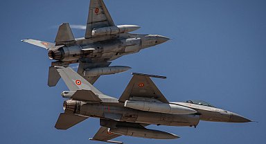 Romanya, hava sahasına izinsiz giren İHA'yı F-16 ile düşürdü