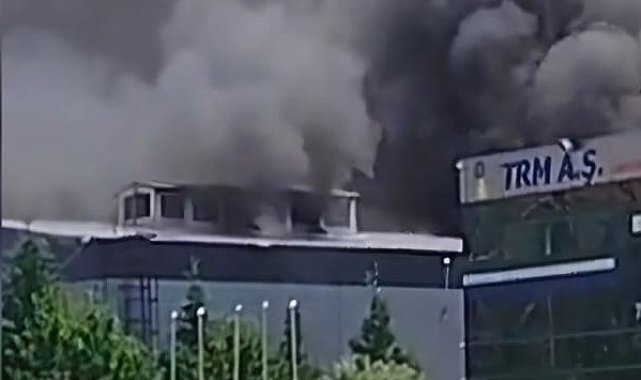 Sakarya'da fabrika yangını söndürüldü