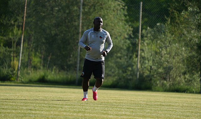 Senegalli golcü Lamine Diarra, Mardin 1969 Spor teknik ekibine katıldı