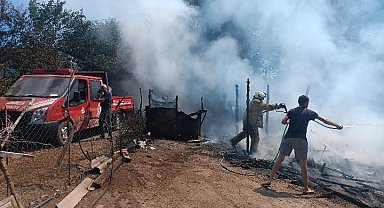 Silivri'de çiftlikte yangın; bahçedeki odunluk küle döndü