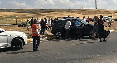 Sivas'ta iki otomobil çarpıştı: 1 ölü, 8 yaralı