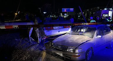 Sivas'ta iki otomobil çarpıştı: 5 yaralı