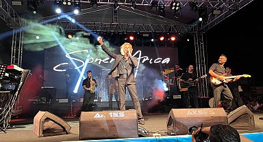 Soner Arıca, Fatsa konserinde annesi ve dayısı Kadir İnanır'ı andı
