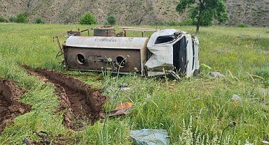 Su tankerinin şarampole devrildiği kazada; 1 ölü, 1 ağır yaralı