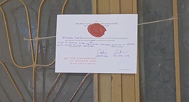Sultangazi'de kolonlarında çatlaklar oluşan bina tahliye edildi