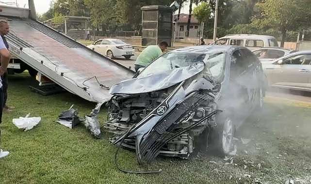 Takla atan araçtan burunları kanamadan çıktılar