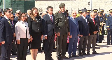 Taksim'de 20 Temmuz Barış ve Özgürlük Bayramı'nın 52'nci yılı kutlandı