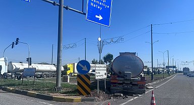 Tankerle hafif ticari araç çarpıştı: 1 yaralı