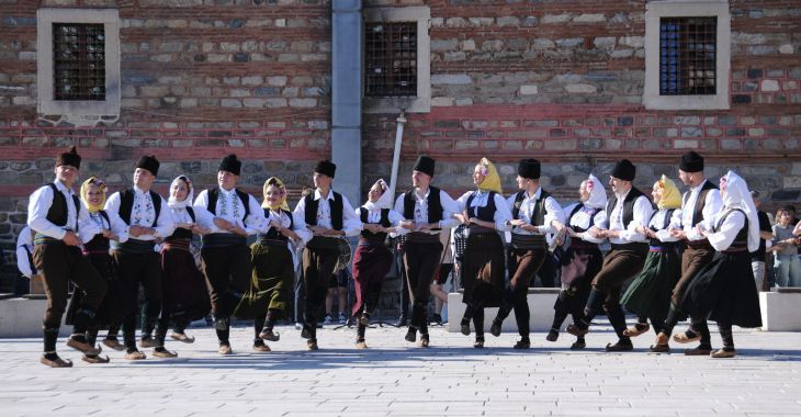 Tarihi Hanlar Bölgesi'nde halk dansları şöleni