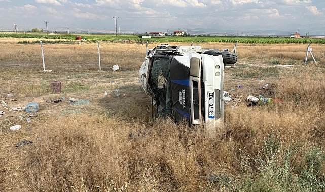 Tarım işçilerini taşıyan minibüs devrildi: 17 yaralı