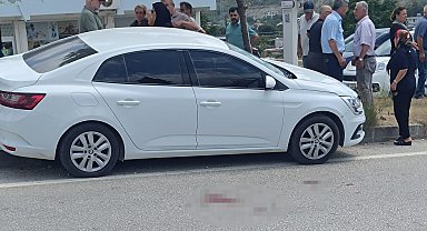 Taziyeye giderken otomobilin çarptığı kadın öldü