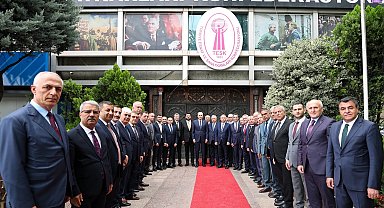 TBMM Başkanı Kurtulmuş'tan TESK'e ziyaret