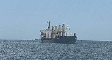 Tekirdağ açıklarında karaya oturan geminin kaptanı kurtarma talebinde bulunmadı