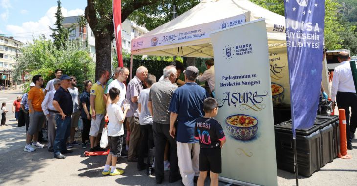 Teleferik Meydanı'nda aşure bereketi