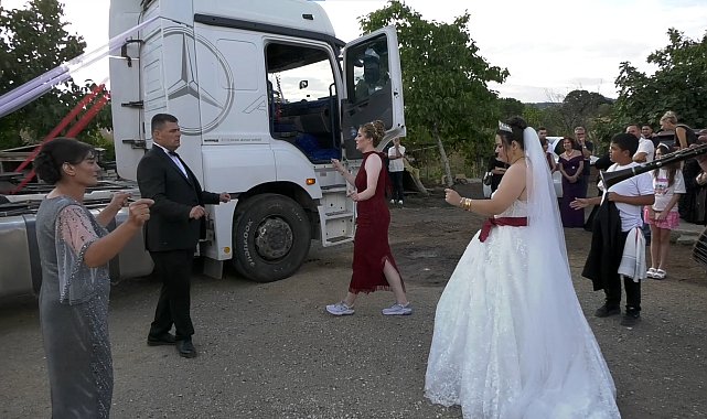 TIR gelin arabası oldu
