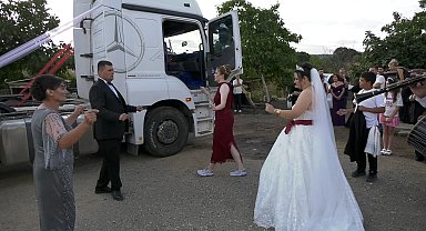 TIR gelin arabası oldu