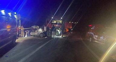 TIR ile çarpışan otomobildeki çift ile kızları öldü