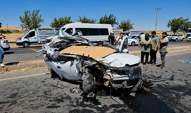 TIR'a arkadan çarpan otomobilin sürücüsü ağır yaralandı