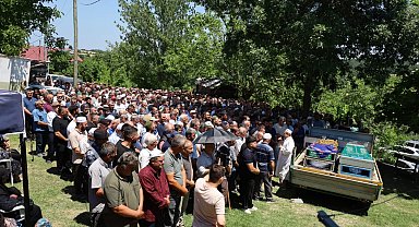 TIR'a çarpan otomobilde ölen çift son yolculuğuna uğurlandı