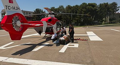 TIR'ın çarptığı yaya, ambulans helikopterle Diyarbakır'a sevk edildi