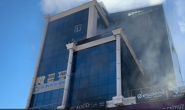 Tokat'ta iş merkezinde yangın