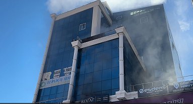 Tokat'ta iş merkezinde yangın