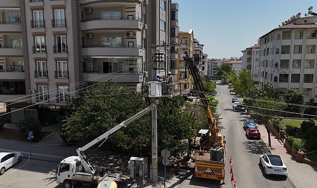 Toroslar EDAŞ, Gaziantep'te sıcak havaya karşı şebekeleri güçlendiriyor